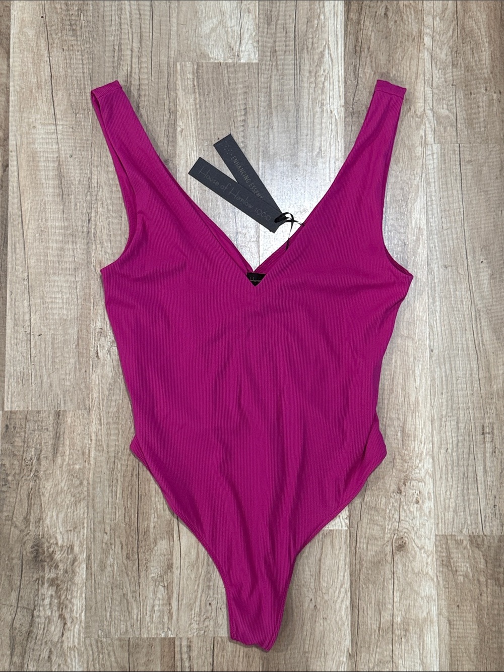 House of Harlow 1960 Fuchsia Ribbed V-Neck Thong Bodysuit Large L